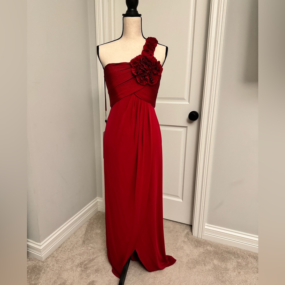 BCBG “Elysa” dress in red, size M. NWT